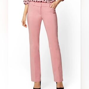 New York & CompanyStraight-Leg - Signature Fit  All-Season Stretch - 7th Avenue